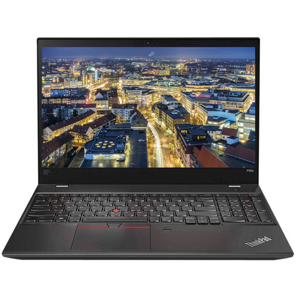 Ein Laptop, der eine Stadtlandschaft auf seinem Bildschirm zeigt, die ein hell erleuchtetes urbanes Gebiet bei Nacht darstellt. Der Laptop hat einen roten Trackpoint auf der Tastatur.