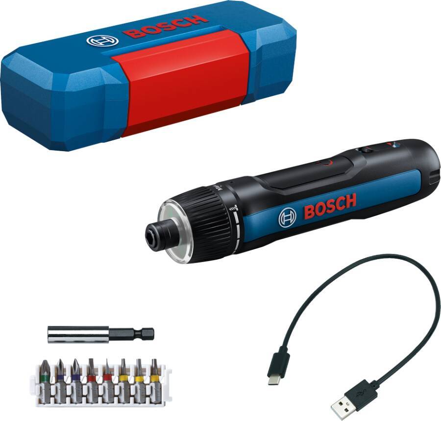 Ein kabelloser Schraubendreher mit USB-Ladekabel, einem Satz verschiedener Schraubendreher-Bits und seiner blauen und roten Transporttasche.