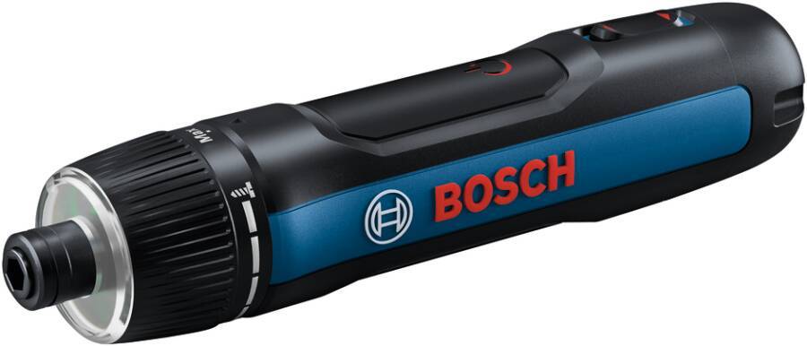 Ein drahtloses, handgehaltenes Bosch-Werkzeug mit blau-schwarzem Äußeren, das an einem Ende einen Kreisschneider und an der Seite eine rote Markierung aufweist.