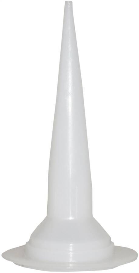 Ein hoher, weißer, konischer Gegenstand vor einem schlichten Hintergrund, der einer minimalistischen Skulptur oder einem abstrakten Gestaltungselement ähnelt.