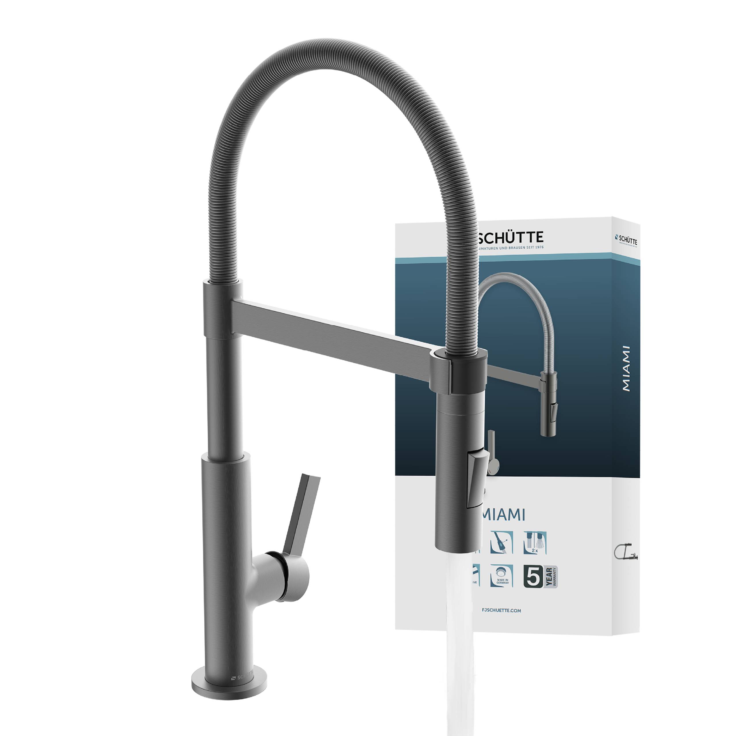 Ein eleganter, moderner Küchenarmaturen mit hohem Auslauf und Einhebelsteuerung, präsentiert vor einer Markenschachtel mit der Bezeichnung 