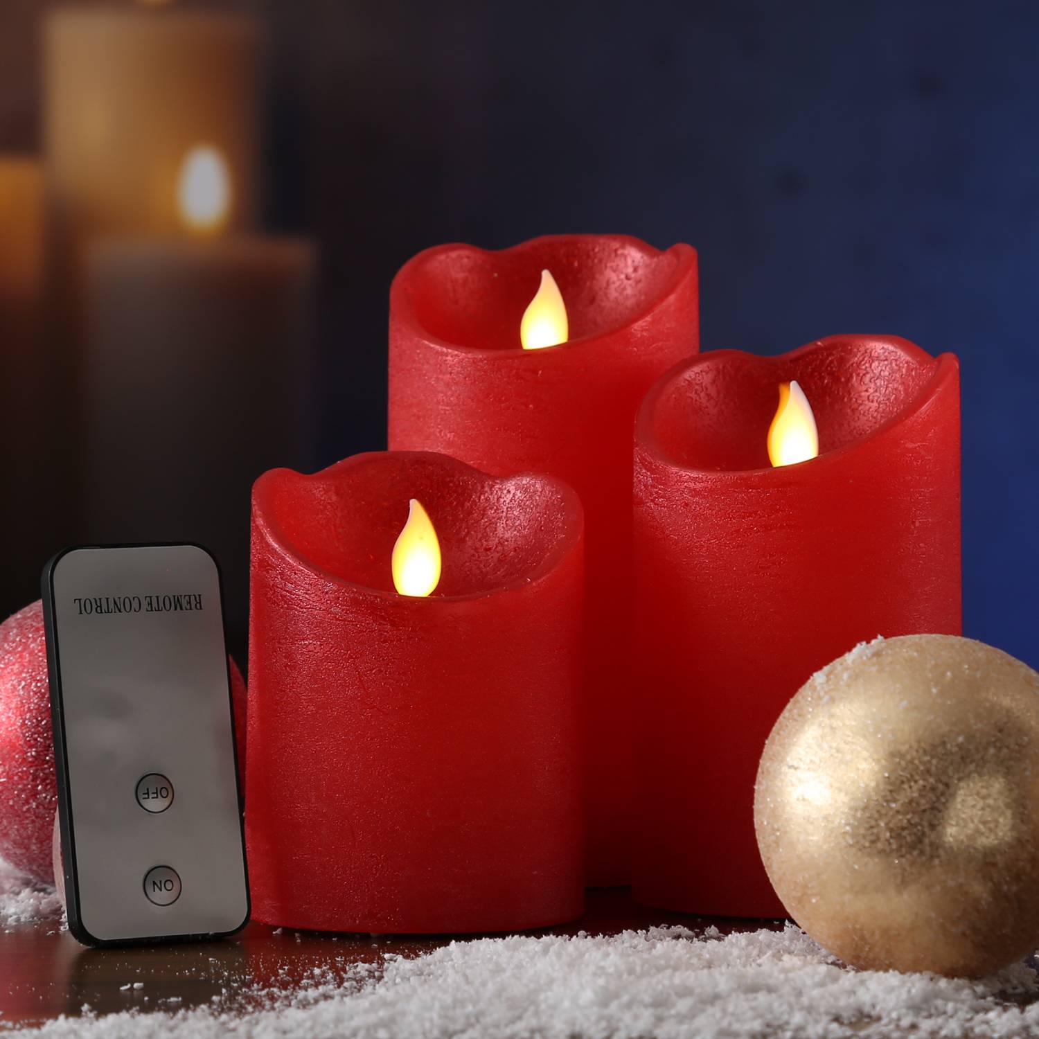 Rote LED-Kerzen mit realistischen Flammen, eine Fernbedienung mit der Aufschrift 