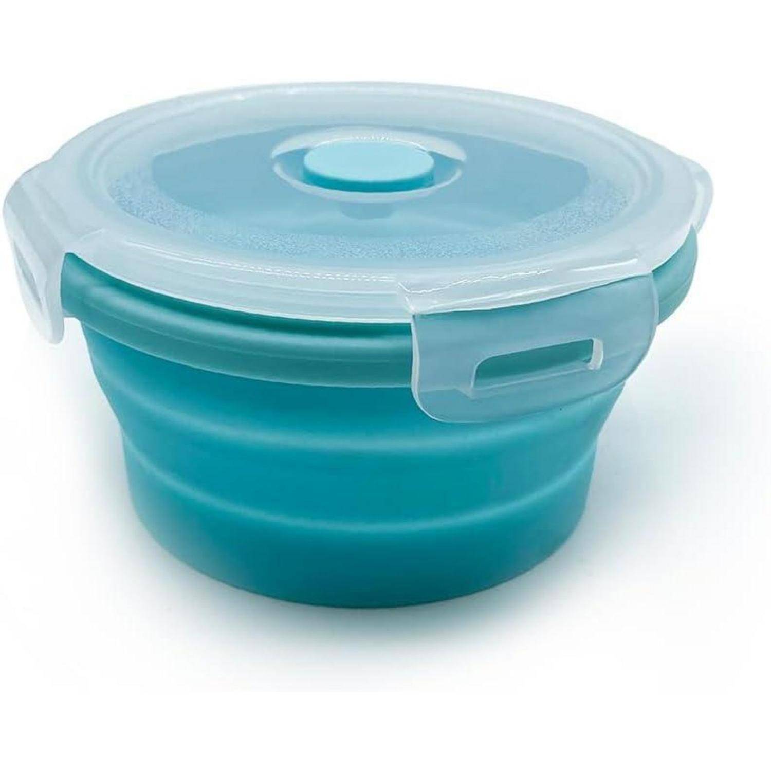 Ein blauer zusammenklappbarer Silikonbehälter mit transparentem Deckel, der für praktische Lebensmittelaufbewahrung und einfache Platzersparnis konzipiert ist.