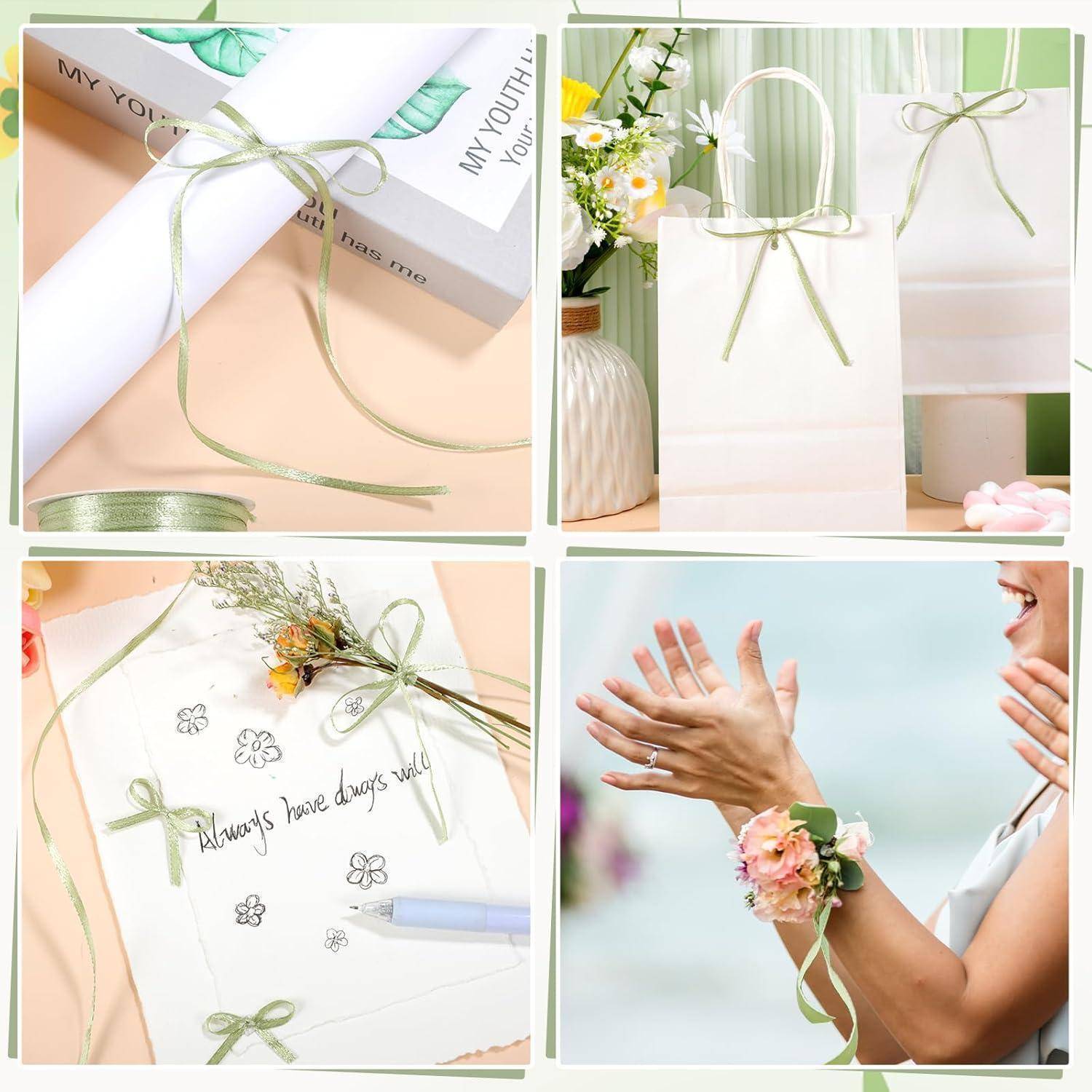 Geschenkverpackung mit grünen Bändern, Blumen und dem Text 