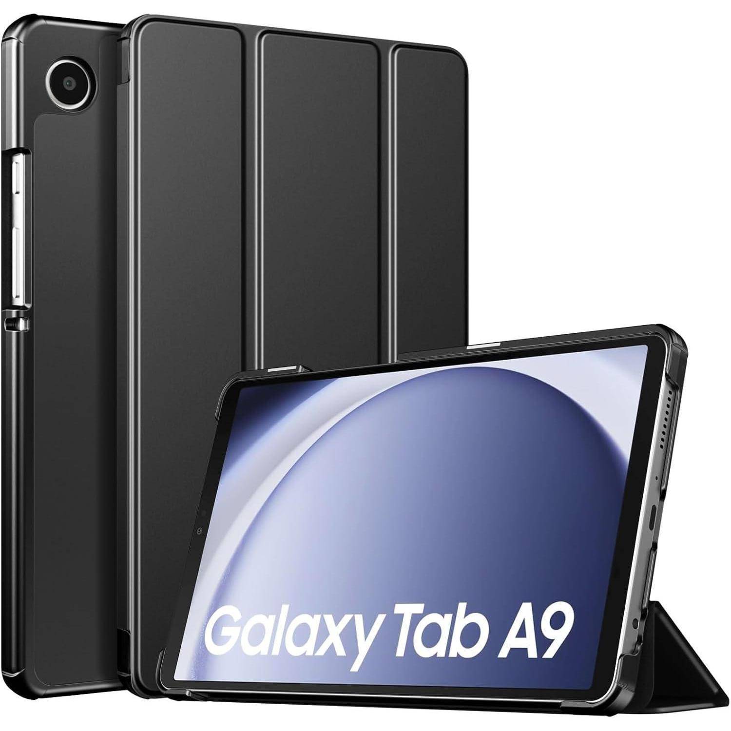 Schwarzes Samsung Galaxy Tab A9 mit einer Klappschutzhülle, aus verschiedenen Blickwinkeln dargestellt. Auf dem Bildschirm wird der Text 'Galaxy Tab A9' angezeigt.
