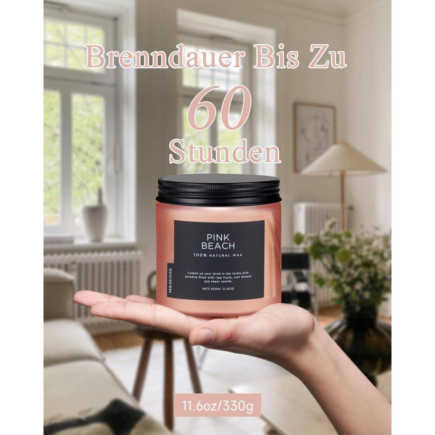 Eine Hand hält eine rosa Kerze mit der Aufschrift 