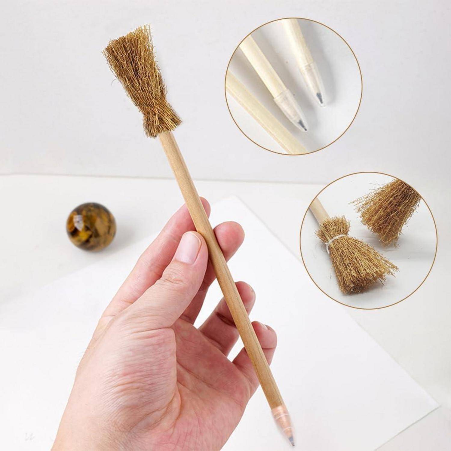 Eine Hand hält einen einzigartigen Bleistift, der an einem Ende Borsten und am anderen Ende eine Spitze hat. Eingesetzte Bilder zeigen Nahaufnahmen beider Enden.