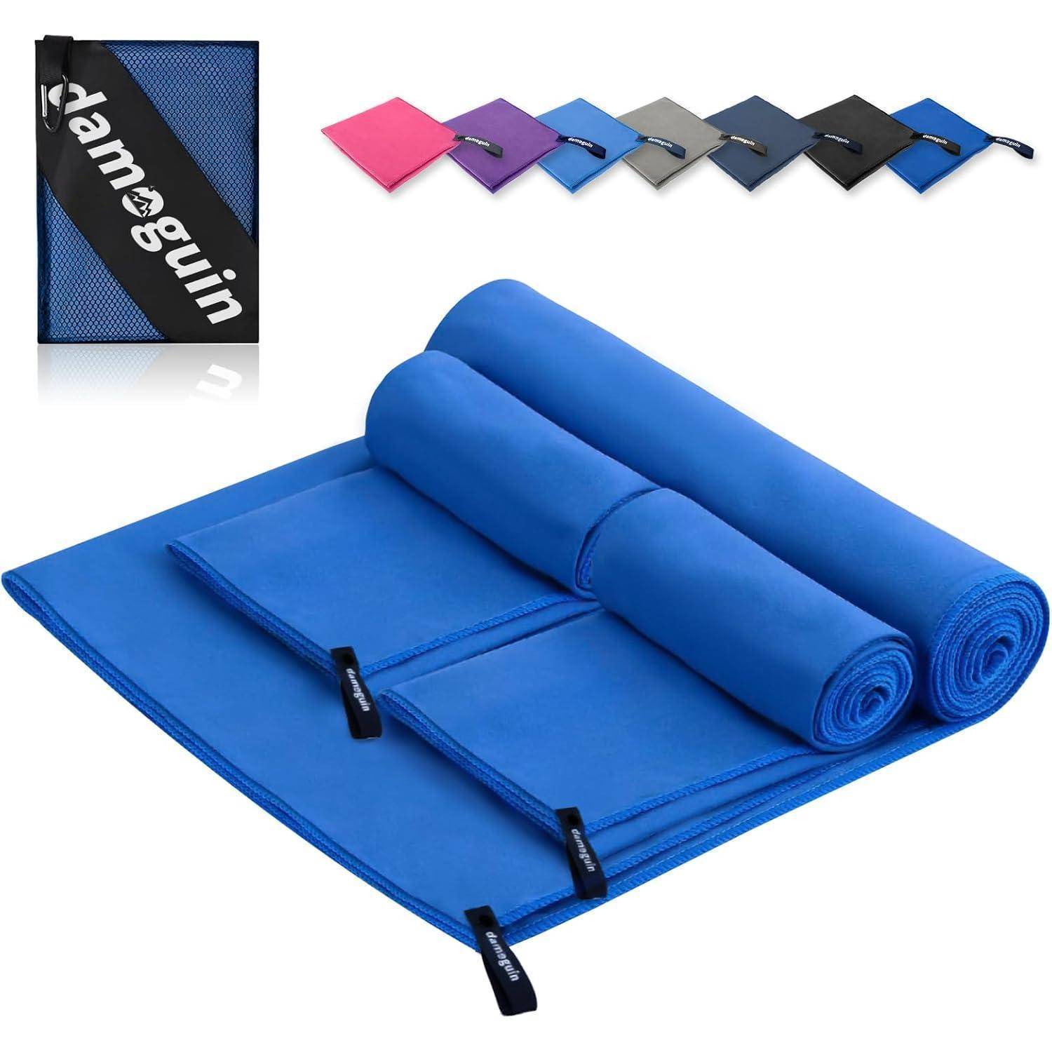 Große blaue Mikrofasertücher mit einer Tragetasche und verschiedenen Farboptionen. Ideal für Reisen oder Workout-Aktivitäten.