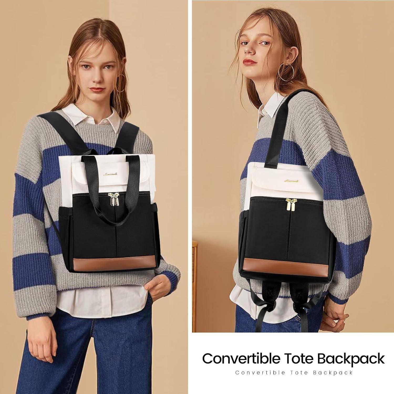 Zwei Bilder einer Frau, die einen grau-blauen gestreiften Pullover trägt und einen ‚Konvertierbaren Tote-Rucksack' präsentiert. Die Tasche ist schwarz mit braunen Akzenten, links als Rucksack und rechts als Umhängetasche getragen.