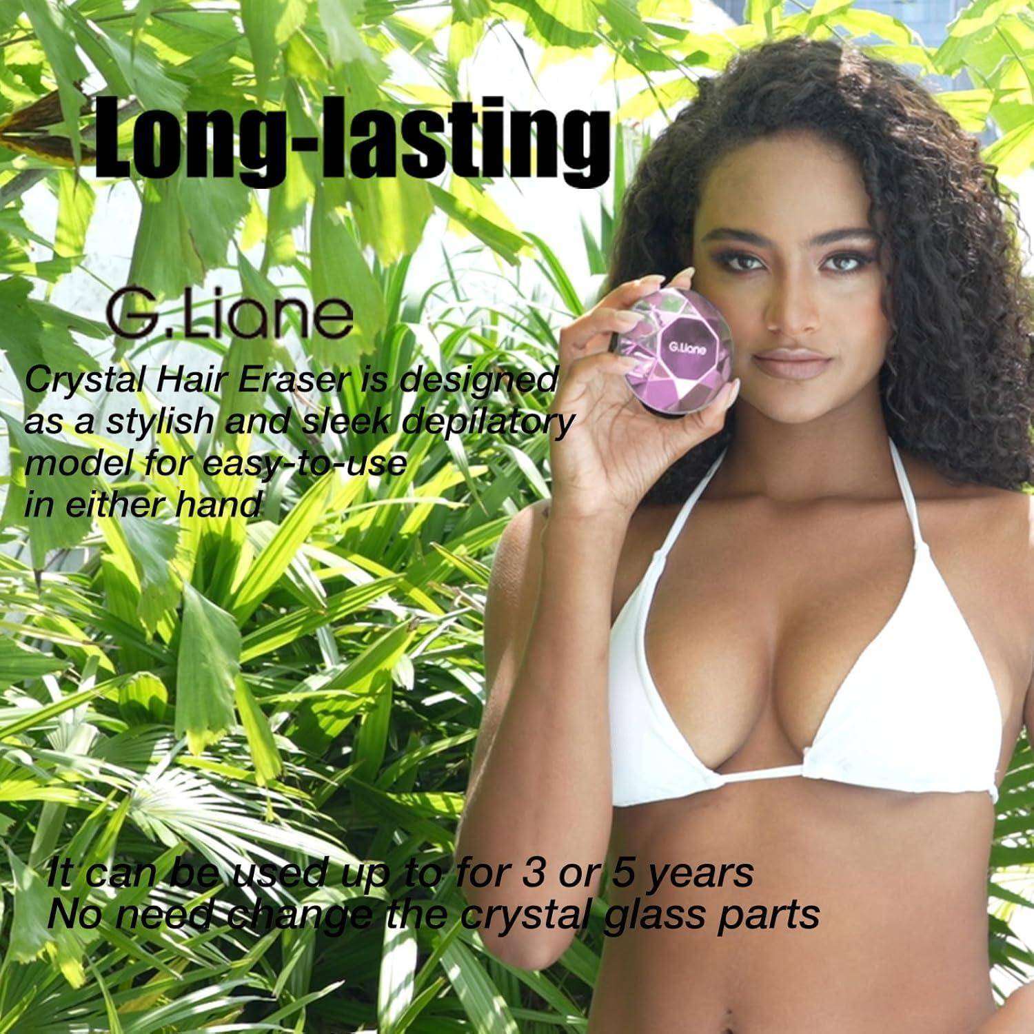 Eine Frau präsentiert einen G-lione Crystal Hair Eraser und betont dessen langfristige Nutzbarkeit. Der Text hebt das stilvolle Design und die Haltbarkeit hervor.