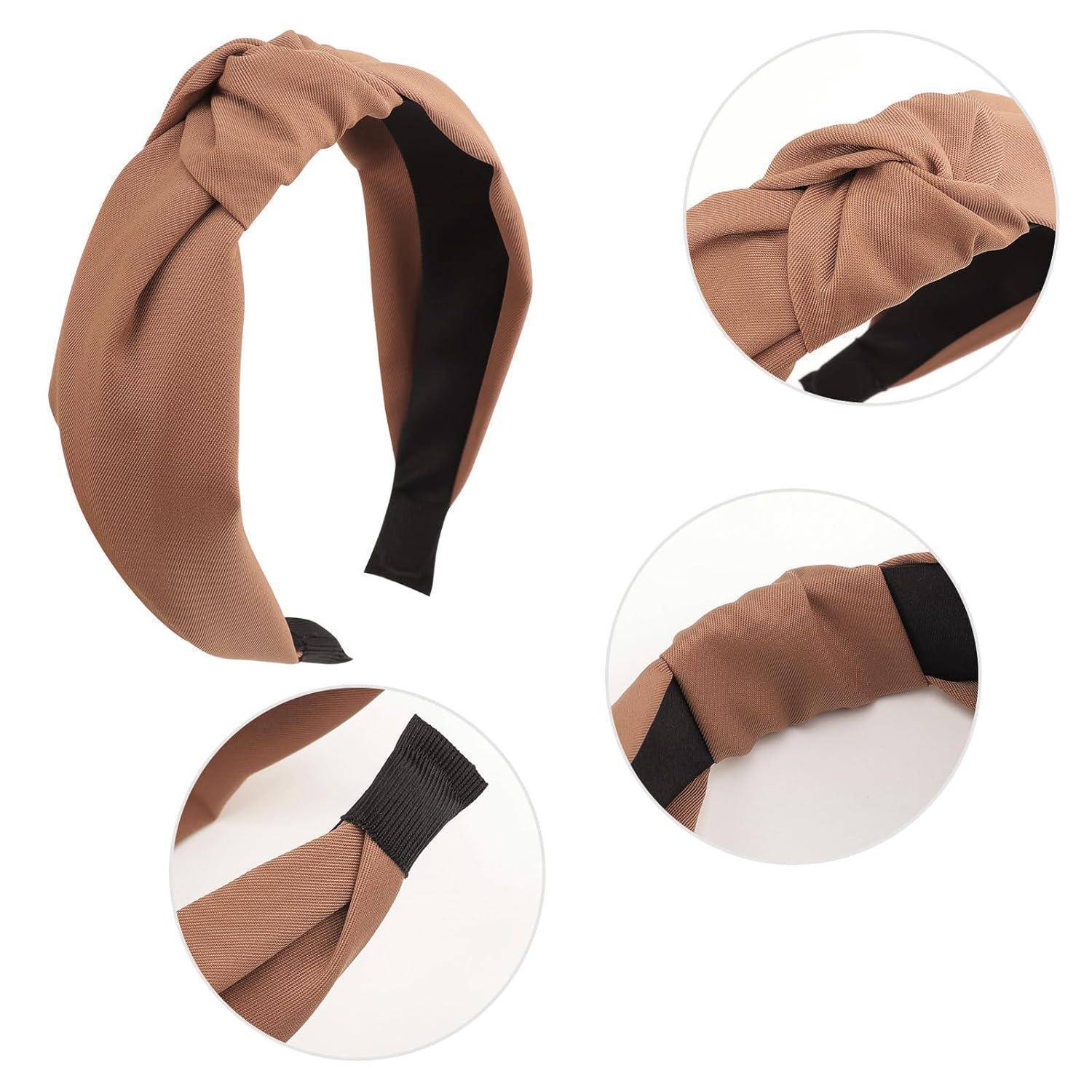 Brauner Stoff-Haarreif mit Knotendesign. Drei eingefügte Bilder zeigen Nahaufnahmen des Knotens, Seitenansicht und Einzelheiten des Gummibandes.