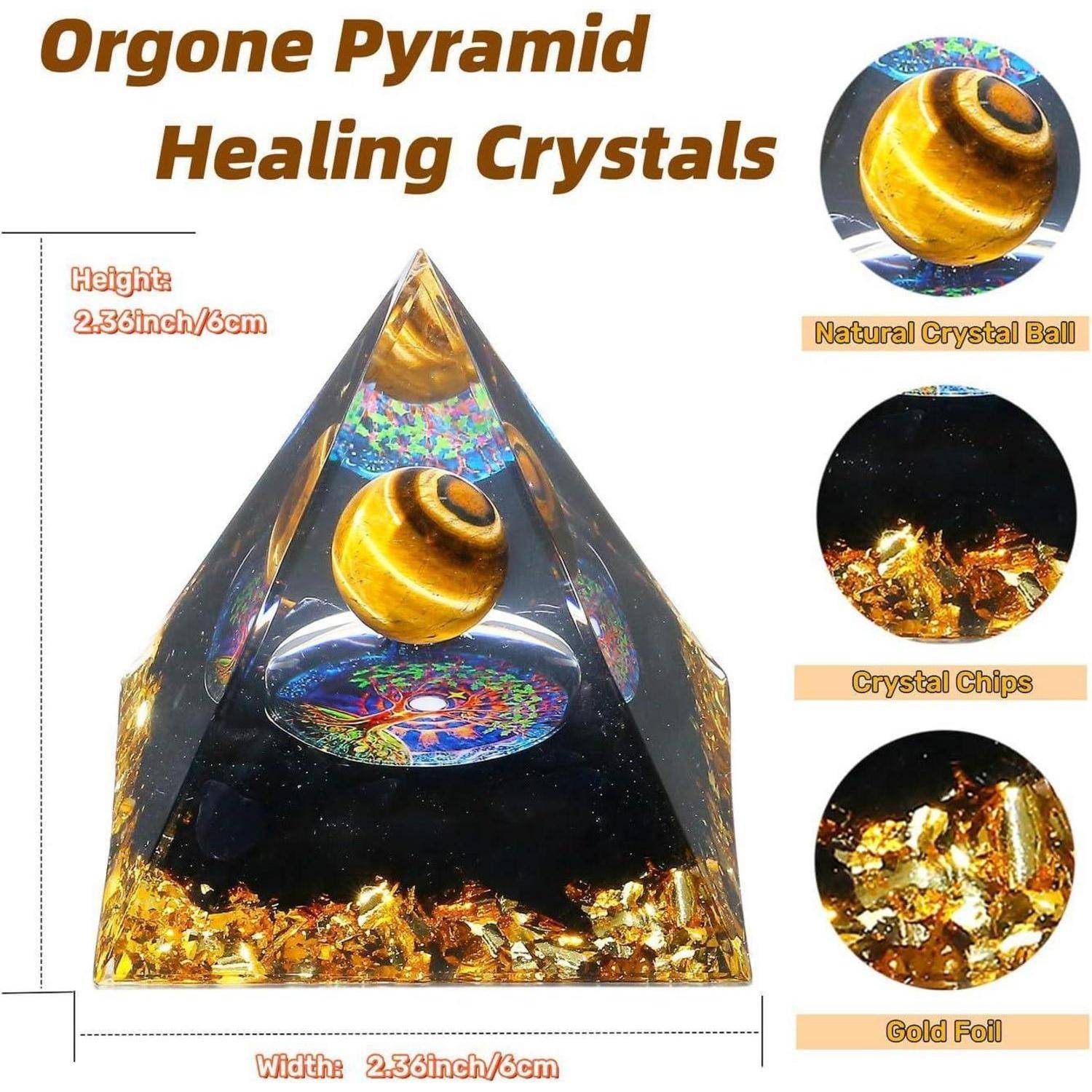 Orgone-Pyramide mit einer zentralen Kristallkugel, Kristallchips und Goldfolie. Text lautet: 'Orgone-Pyramide Heilkristalle.' Abmessungen sind 2,36 Zoll/6 cm.