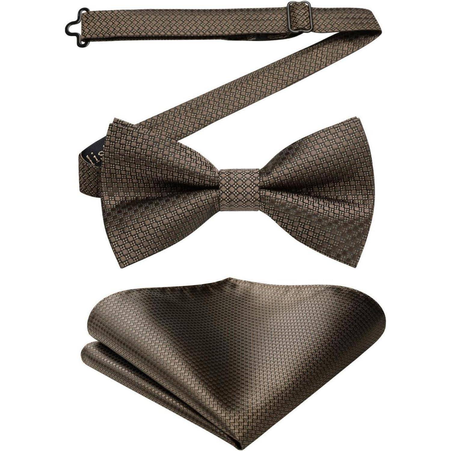 Eine braune strukturierte Herren-Fliege mit passendem Einstecktuch darunter, die ein formelles Accessoire-Set präsentiert.