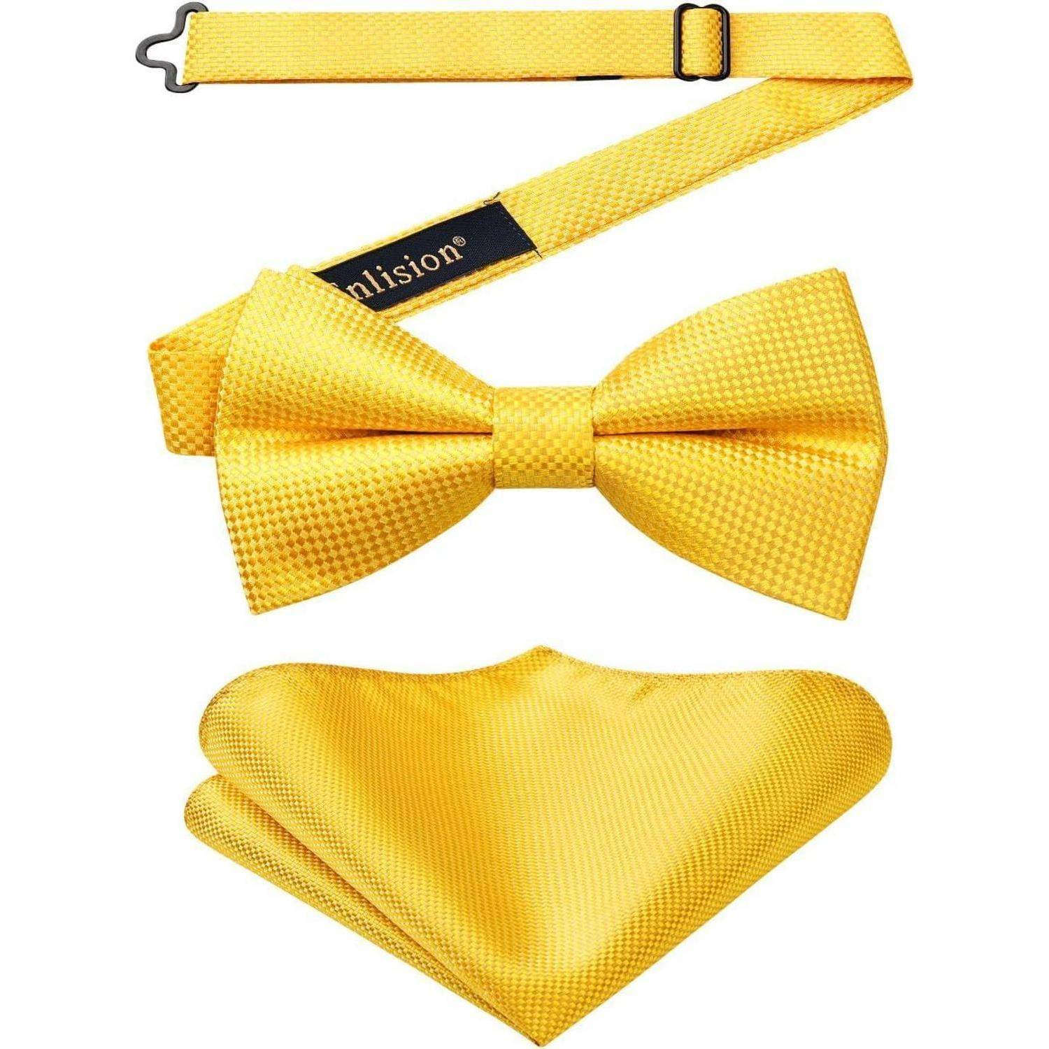 Ein Set passender gelber Accessoires, bestehend aus einer vorgebundenen Fliege, verstellbaren Hosenträgern und einem Einstecktuch mit strukturiertem Muster.