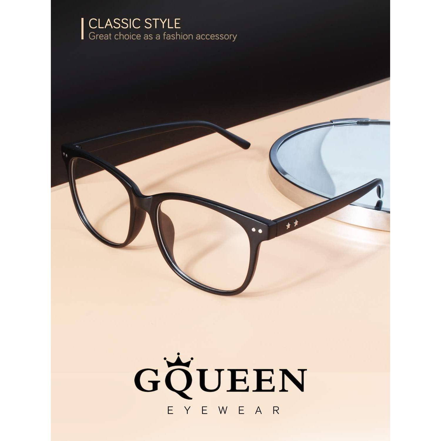 Schwarze Brille auf einer beigen Oberfläche mit dem Text 