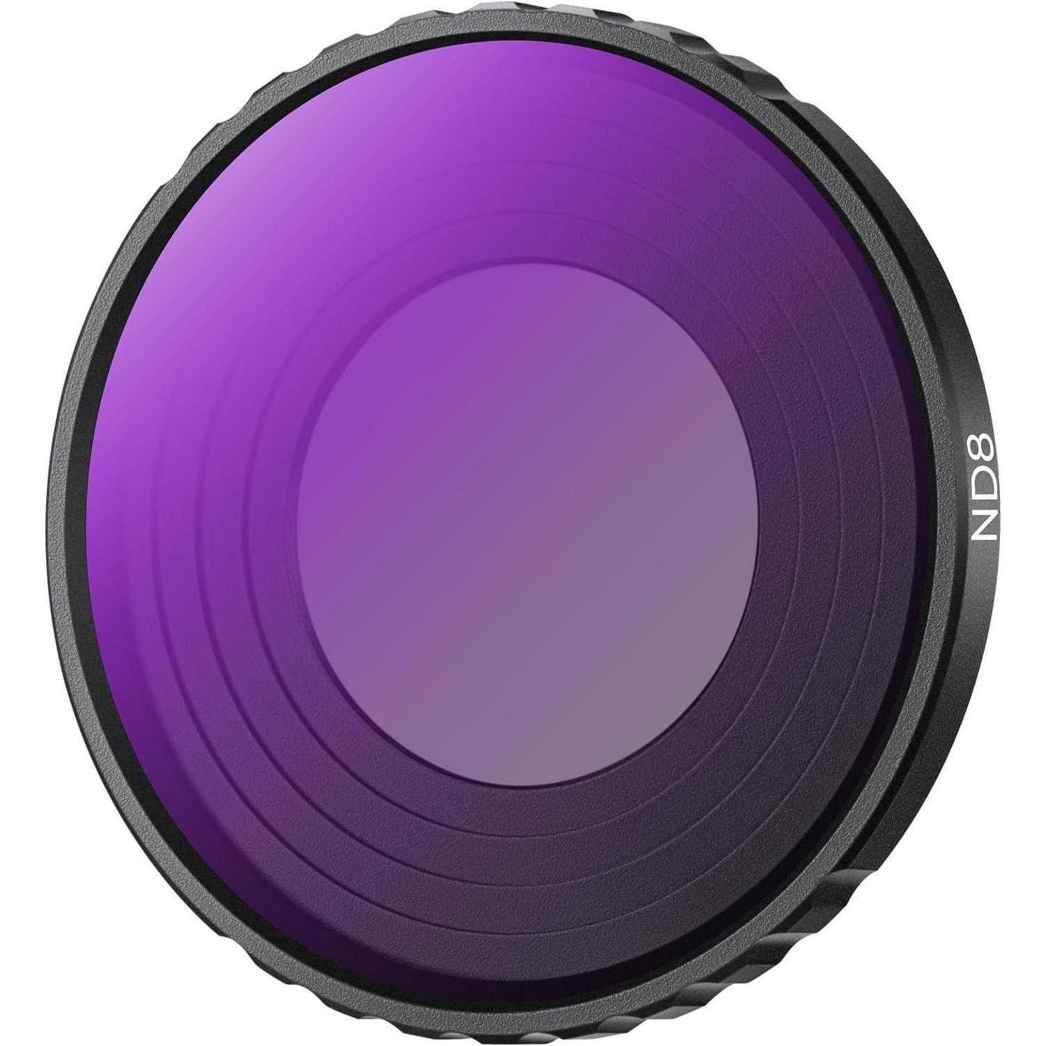 Ein violett getönter Kameraobjektivfilter mit der Markierung 'ND8', der zur Reduzierung der Lichtbelichtung für verbesserte Fotoqualität verwendet wird.