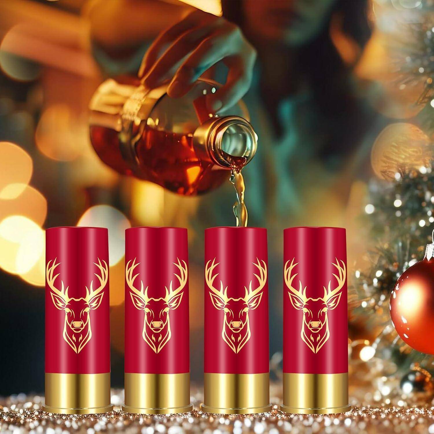 Vier rote Dosen mit einem goldenen Hirsch-Logo werden neben einem Christbaumschmuck präsentiert. Im Hintergrund ist eine Person zu sehen, die ein Getränk einschenkt.