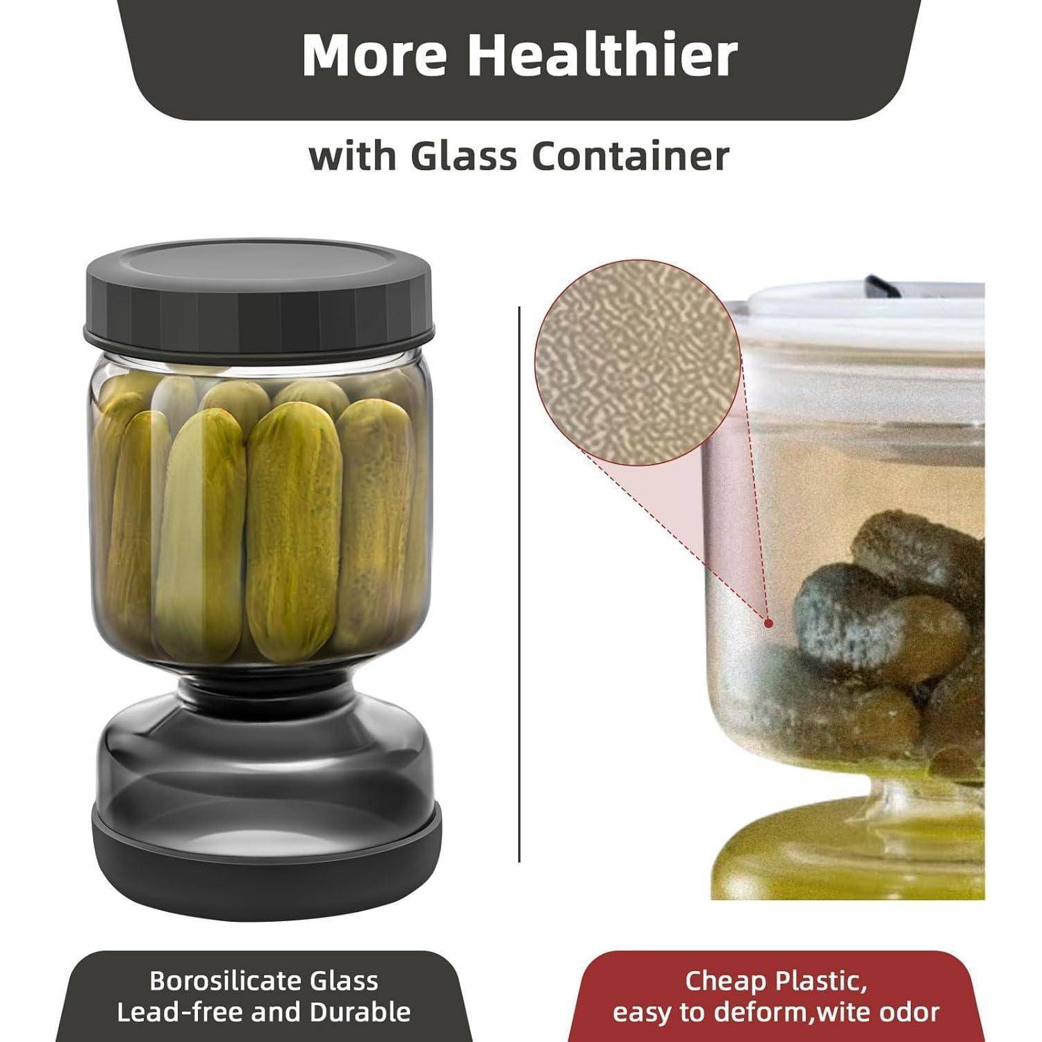 Gesünder mit Glasbehälter.' Bild zeigt Gurken in einem Borosilikatglascontainer. Text hebt Haltbarkeit und Geruchsprobleme von Plastik hervor.