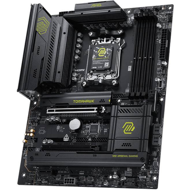 MSI MAG 560 Tomahawk' Mainboard mit CPU-Sockel, RAM-Steckplätzen, PCIe-Steckplätzen und Anschlüssen, entwickelt für Gaming-Setups.