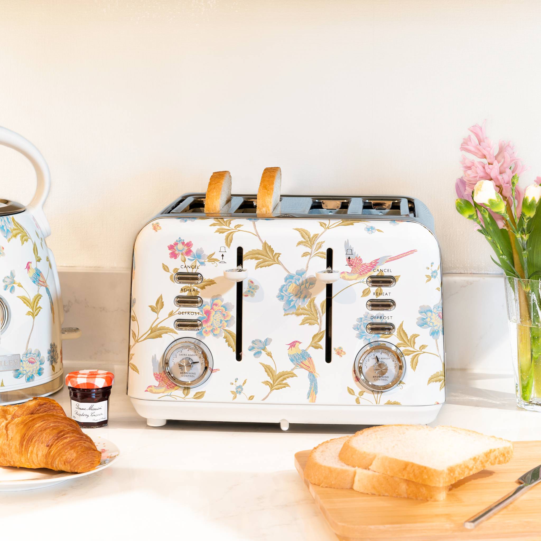 Laura Ashley – 4-Scheiben-Toaster, 7 Stufen, Brötchenaufsatz, Auftaufunktion, einstellbarer Bräunungsgrad – Elveden White Design by VQ