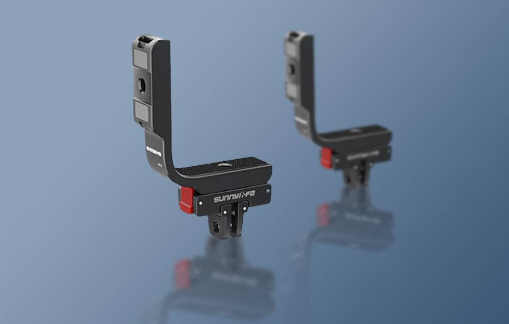 Eine Nahaufnahme einer schwarzen Powerbank mit sichtbarer Aufschrift „1950 mAh