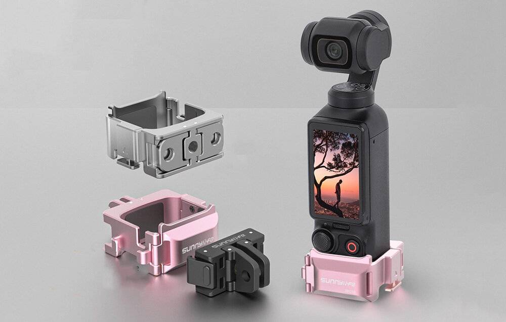 Rückansicht eines Nimbot-Geräts mit einem Etikett mit Modelldetails und Konformitätssymbolen, entworfen mit rutschfesten Pads an den Ecken.