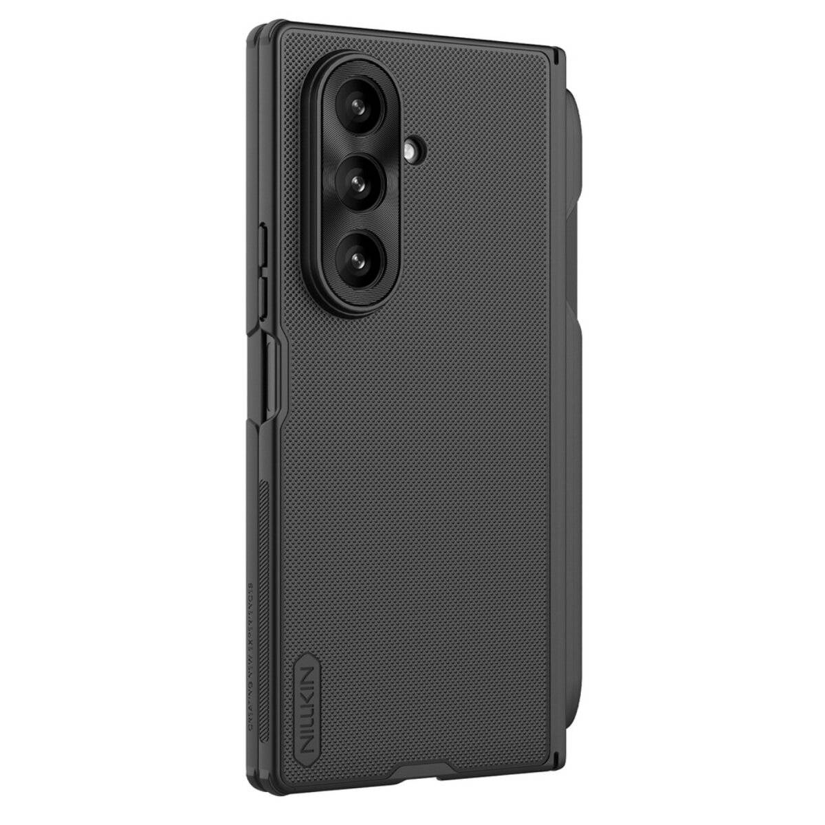 Ein schwarzes Handygehäuse mit strukturierter Oberfläche, das für ein faltbares Smartphone konzipiert ist, mit Rückseite, die drei Kameraobjektive zeigt.