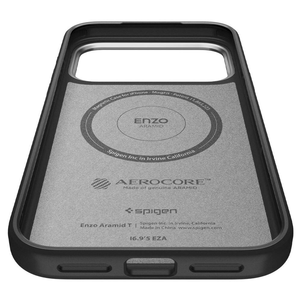 Schwarze Smartphone-Hülle mit Blumenmuster und der Aufschrift Guess, auf einem aufrecht stehenden Telefon präsentiert, zeigt ihre offene Seite und Tasten.