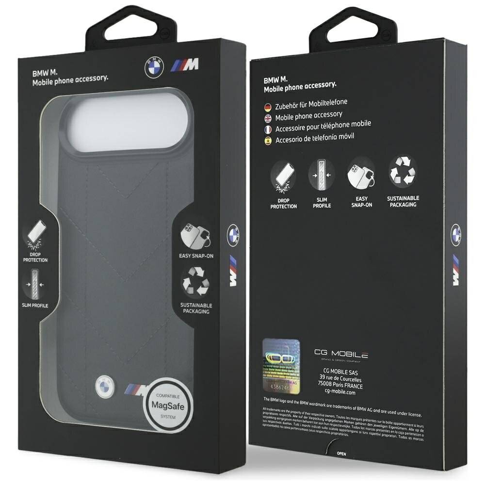 Nahaufnahme eines Smartphones mit drei rückseitigen Kameraobjektiven und einem Blitz in dunkelblauer Ausführung.