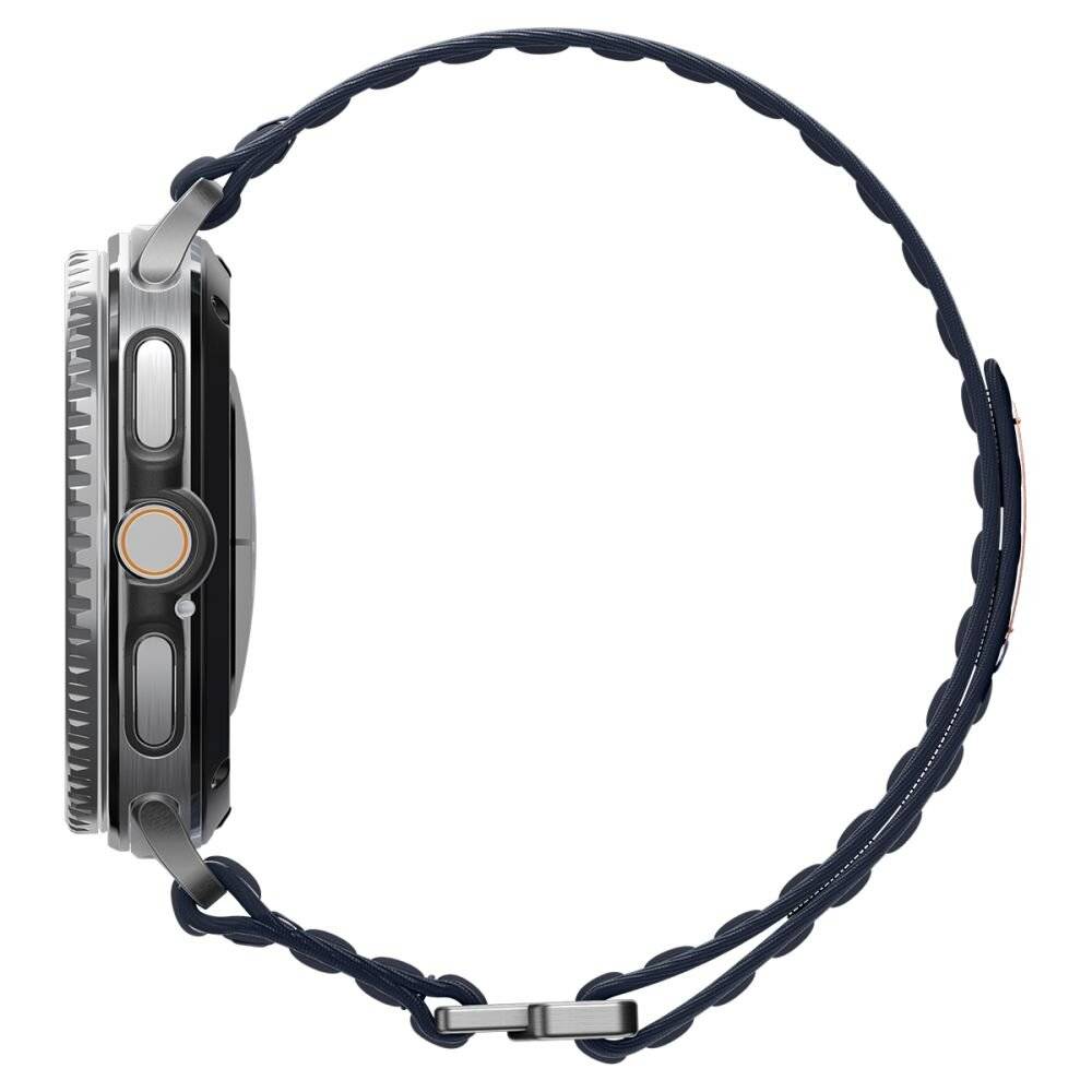 Eine Seitenansicht einer Smartwatch mit rundem Zifferblatt, Metallgehäuse und schwarzem Armband, die sein Profil und das Tasten-Layout zeigt.