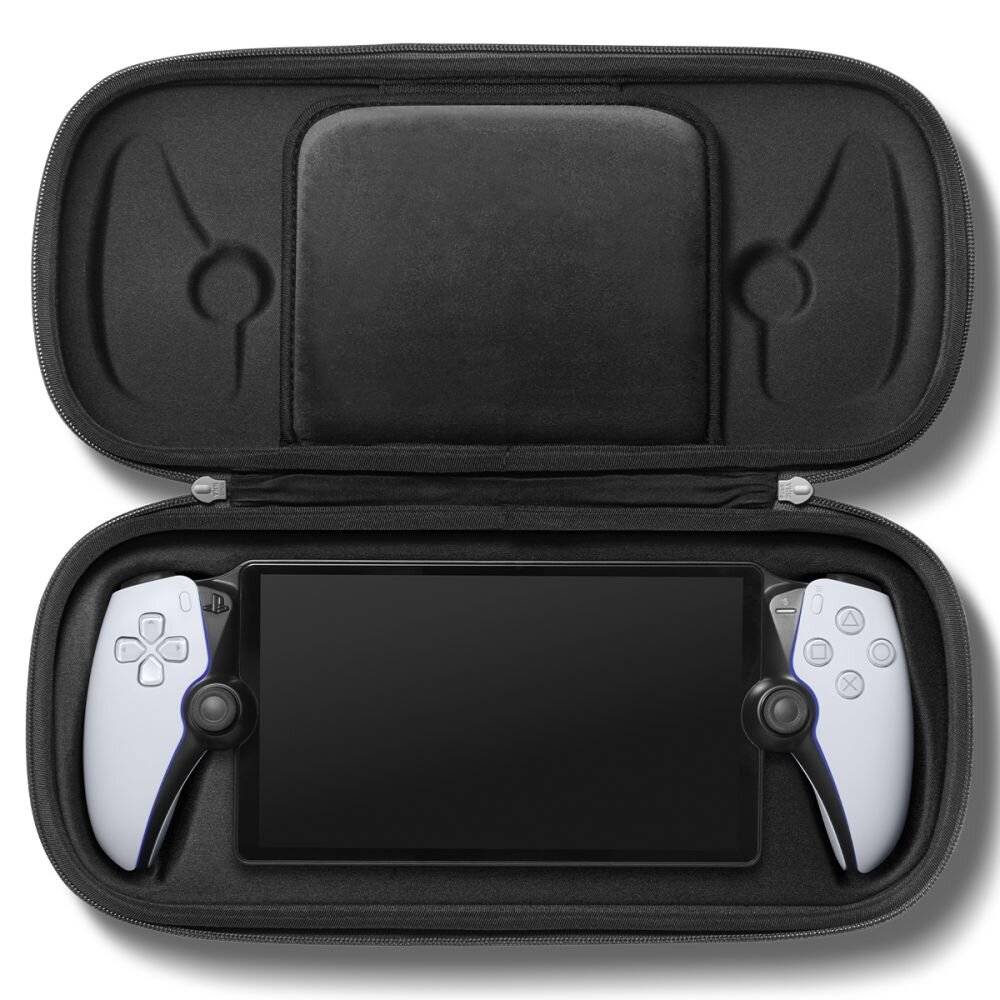 Eine tragbare Spielkonsole mit zwei weißen Controllern wird in einem schwarzen Tragekoffer gezeigt und betont sein kompaktes und schützendes Design.