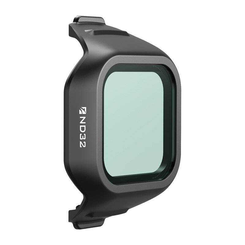 Zwei Smartphones mit transparenten Hüllen; eines zeigt die Rückseite mit Kameraobjektiven, und das andere zeigt den Startbildschirm mit der Anzeige „9. September, 9:41