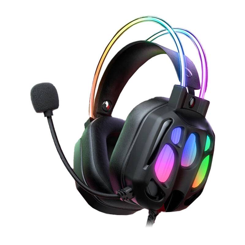 Gaming-Kopfhörer mit gepolsterten Ohrmuscheln, flexiblem Mikrofon und regenbogenfarbigen LED-Lichtern auf dem Kopfbügel und den Ohrmuscheln.