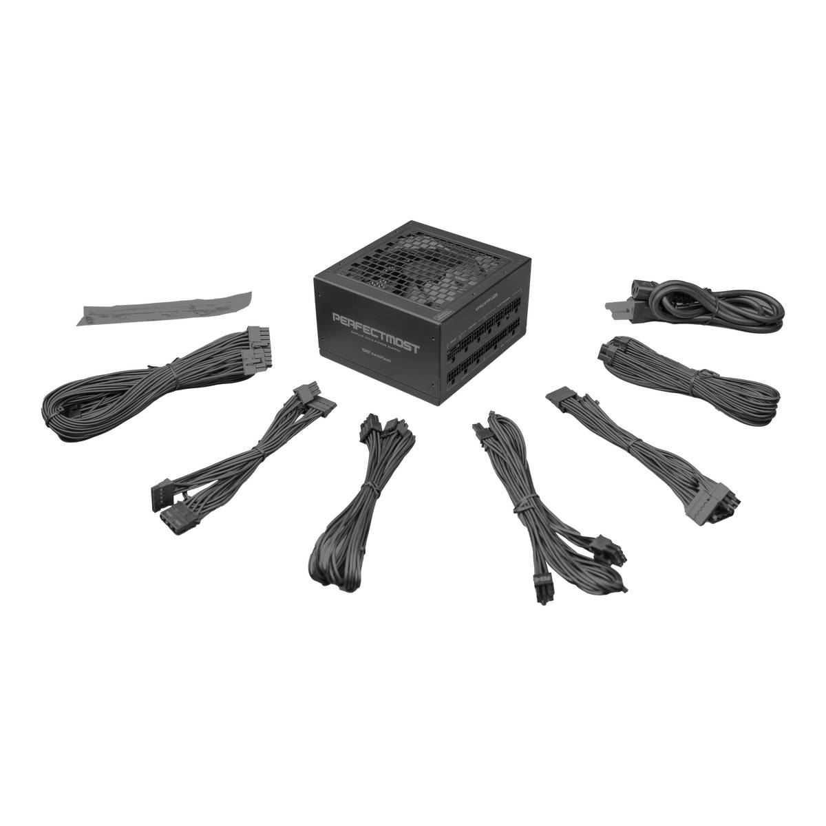 Eine Stromversorgungseinheit für Computer mit mehreren modularen Kabeln, die für verschiedene Verbindungen darum angeordnet sind, auf schwarzem Hintergrund.