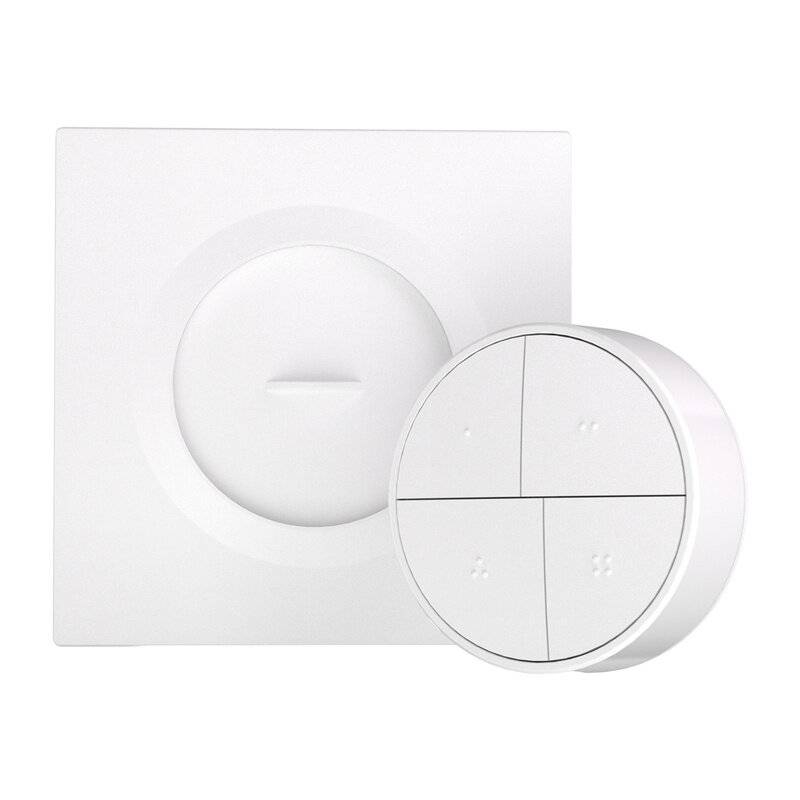 Weiße quadratische Wandmontageplatte und Fernbedienung mit vier Tastensegmenten