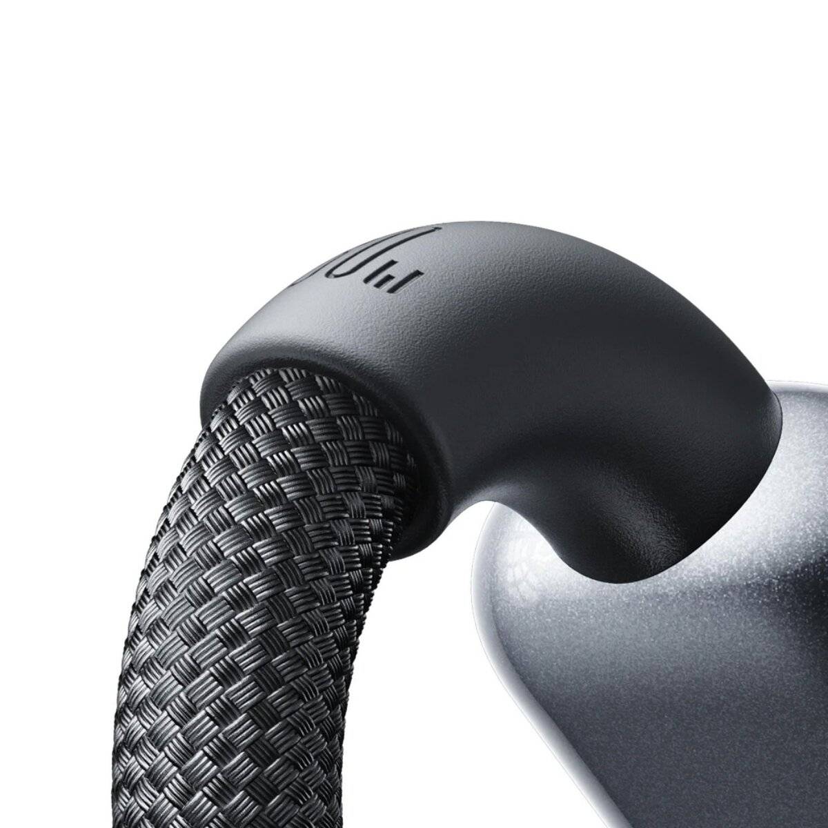 Gekrümmter, strukturierter Schlauch mit elegantem metallischem Finish, das robustes Design und hochwertige Verarbeitung präsentiert.