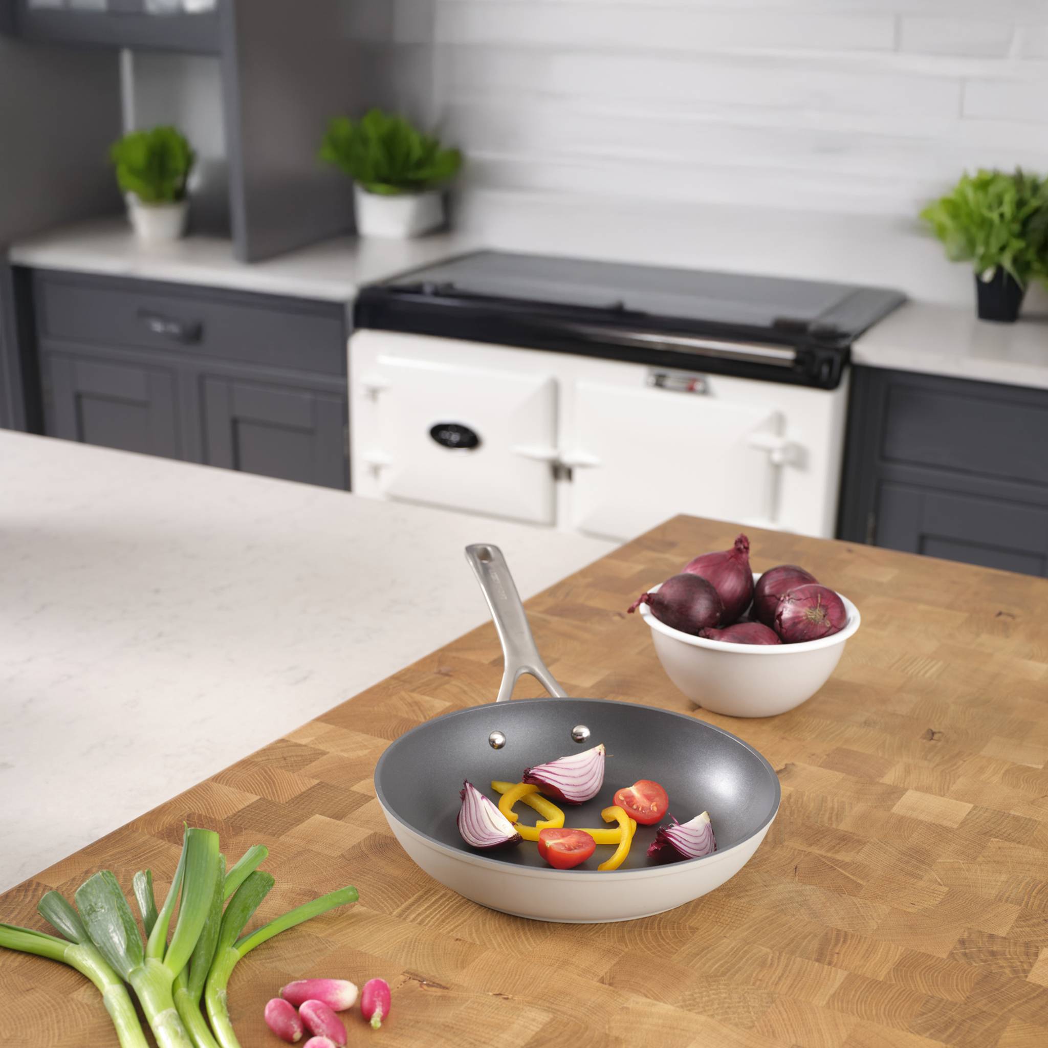 Rotes Notizbuchcover mit dem Wort 