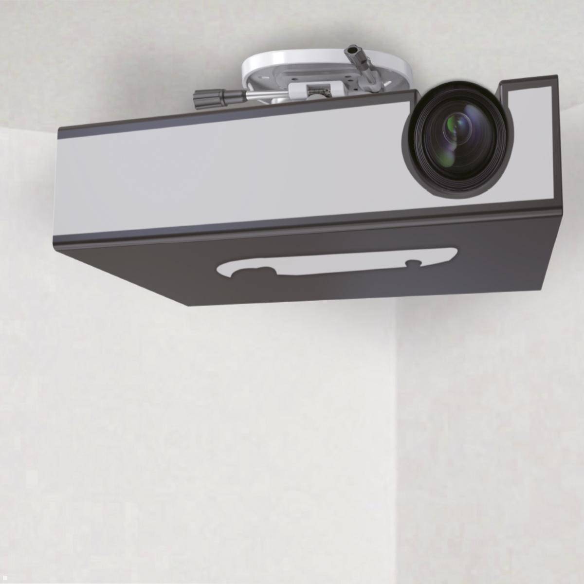 Ein an der Decke montierter Videoprojektor mit nach vorne gerichtetem Objektiv, befestigt an einer weißen Decke, verwendet zur Anzeige von Bildern oder Präsentationen.