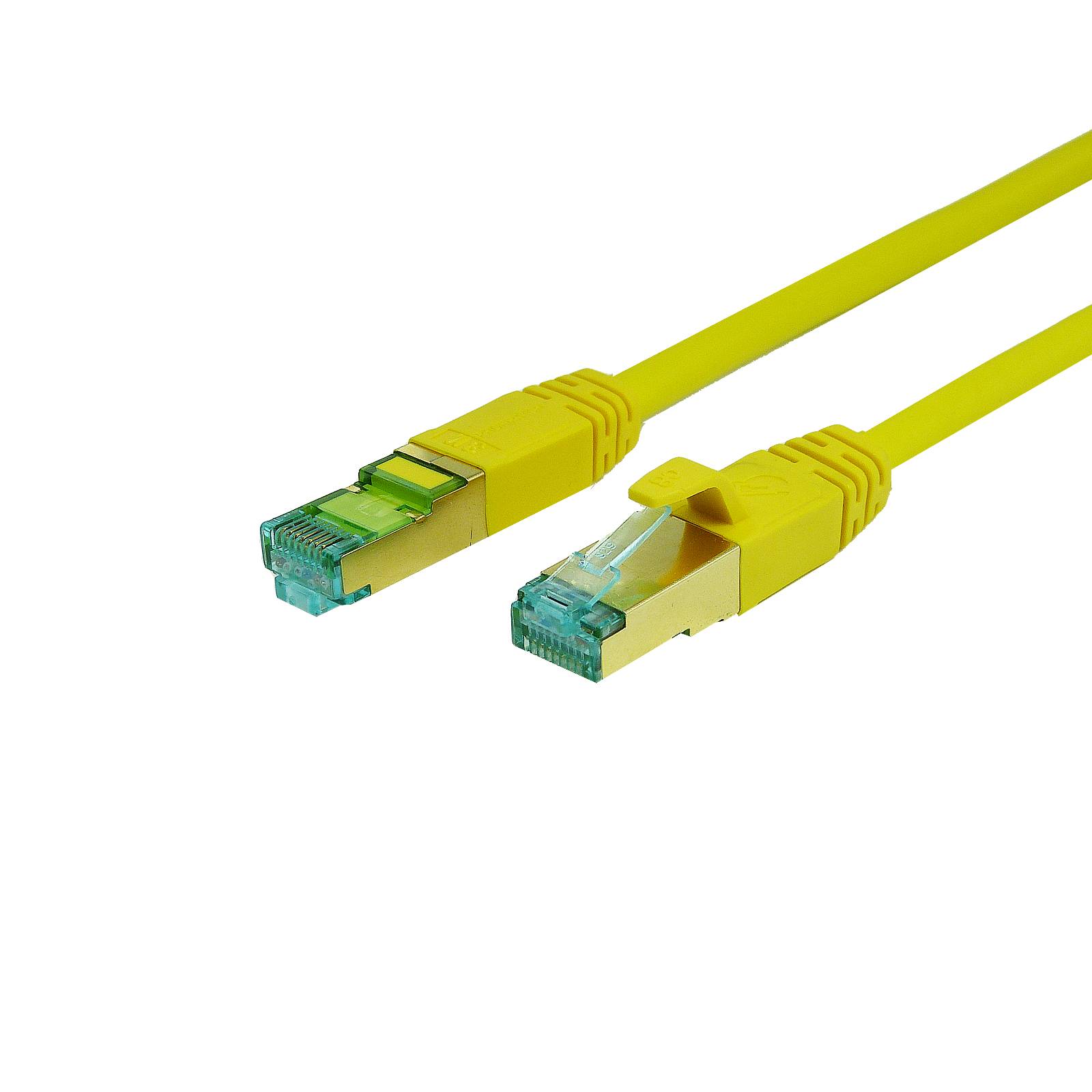 Ein gelbes Netzwerkkabel mit zwei RJ45-Steckern, das zum Verbinden von Geräten mit einem Netzwerk zur Datenübertragung verwendet wird.