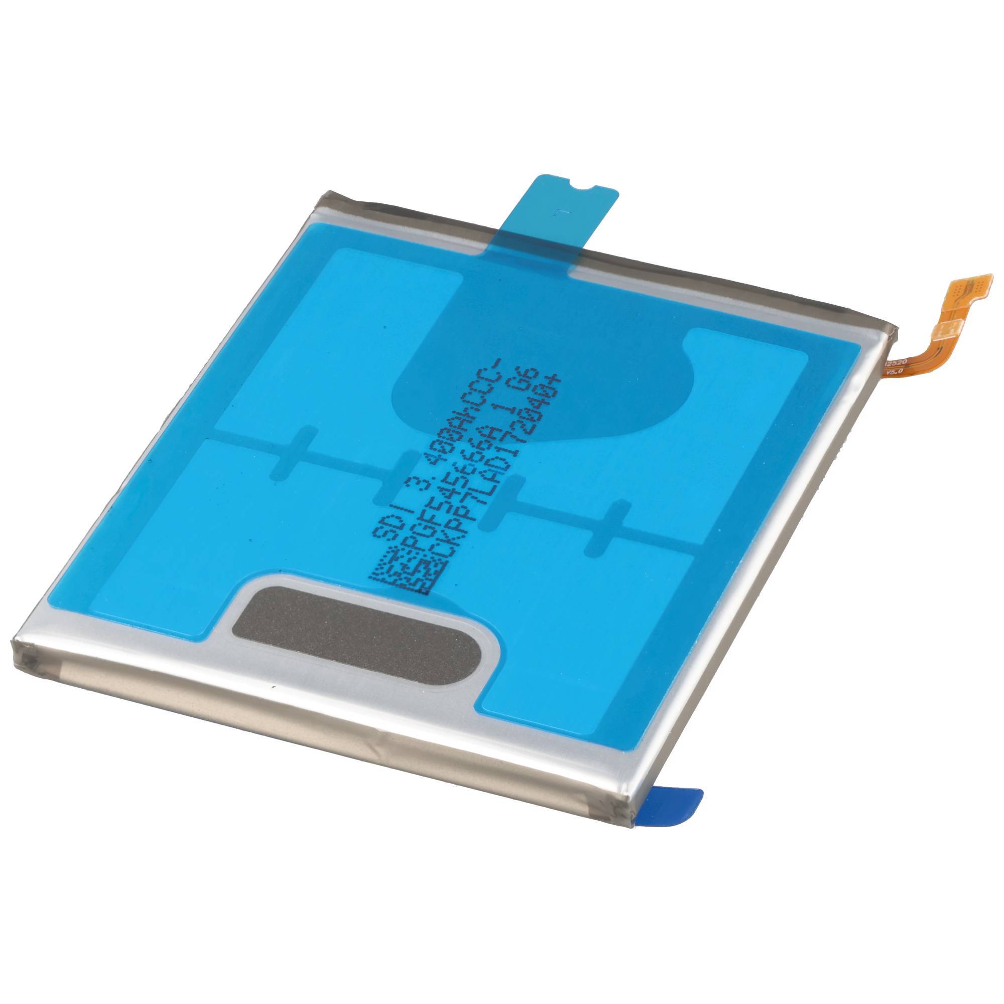Blaue rechteckige Lithium-Ionen-Batteriezelle mit Metallgehäuse und hervorstehenden Anschlusslaschen auf weißem Hintergrund.