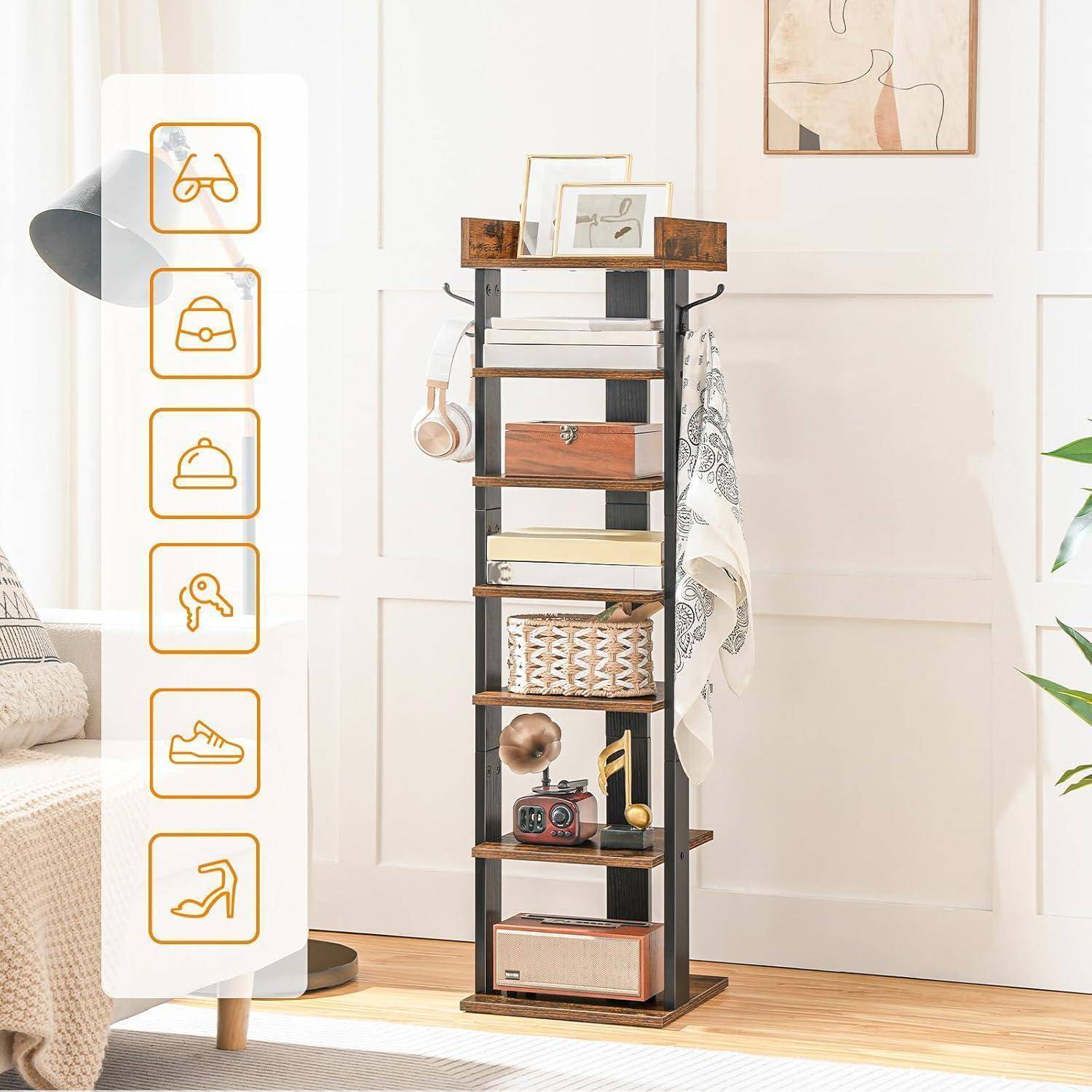 Ein mehrstöckiges Aufbewahrungsregal in einem modernen Wohnzimmer mit Büchern, einer Schachtel, Kopfhörern und einer Decke. Symbole deuten auf seine vielseitigen Einsatzmöglichkeiten hin.