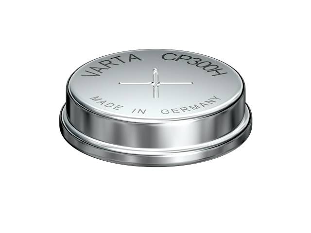 Eine silberne VARTA CP300H Knopfzellenbatterie mit der Aufschrift „MADE IN GERMANY