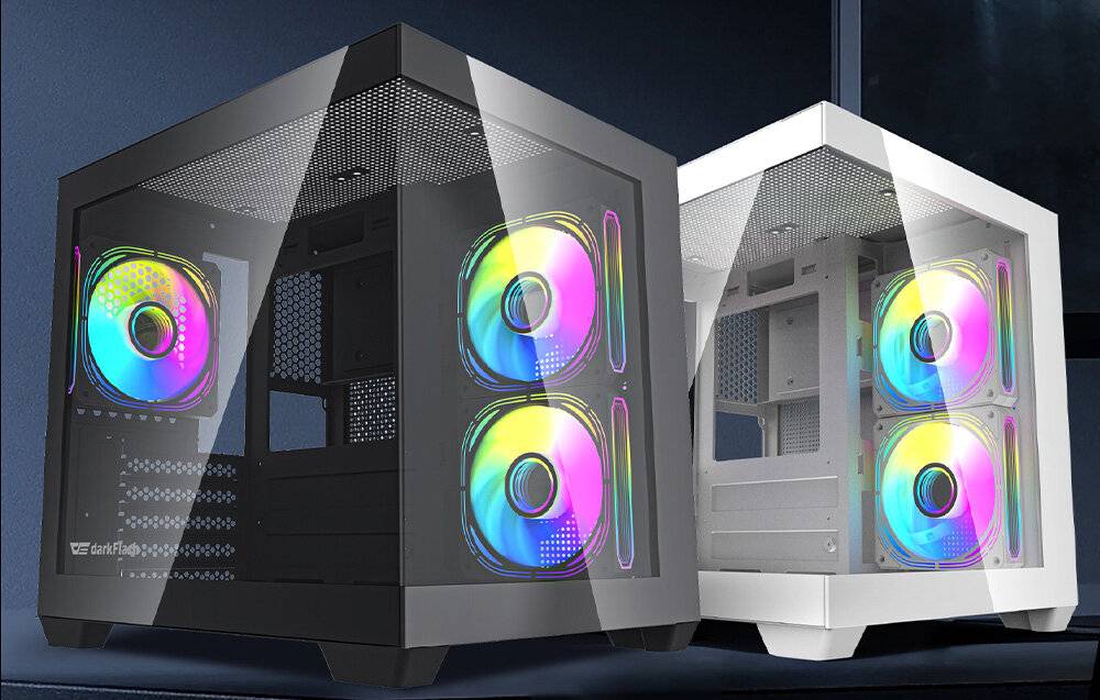 Ein schwarzes und ein weißes Computergehäuse mit durchsichtigen Seitenpaneelen und mehrfarbigen RGB-Lüftern werden nebeneinander gezeigt und heben ihr Design hervor.
