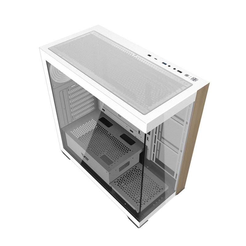 Ein Computergehäuse mit einer Glasseitenwand, oberen Lüftungsöffnungen und USB-Anschlüssen auf der Vorderseite. Das Innere zeigt Montagerahmen für Komponenten.