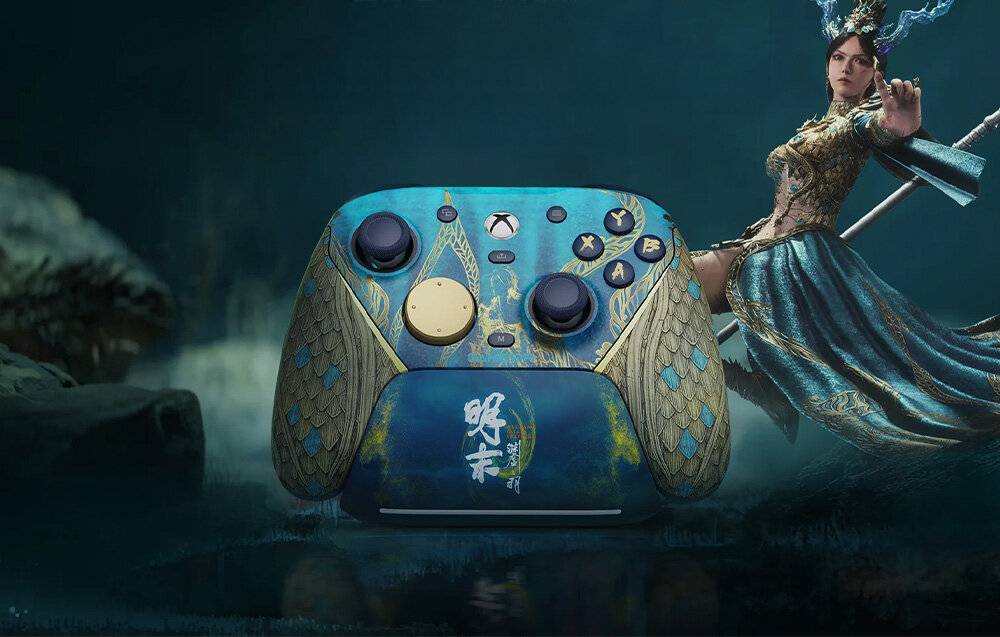 Ein maßgeschneiderter blau-goldener Gaming-Controller mit aufwändigen Federmustern und Symbolen auf den Tasten, platziert über einem dunklen, mystischen Hintergrund.