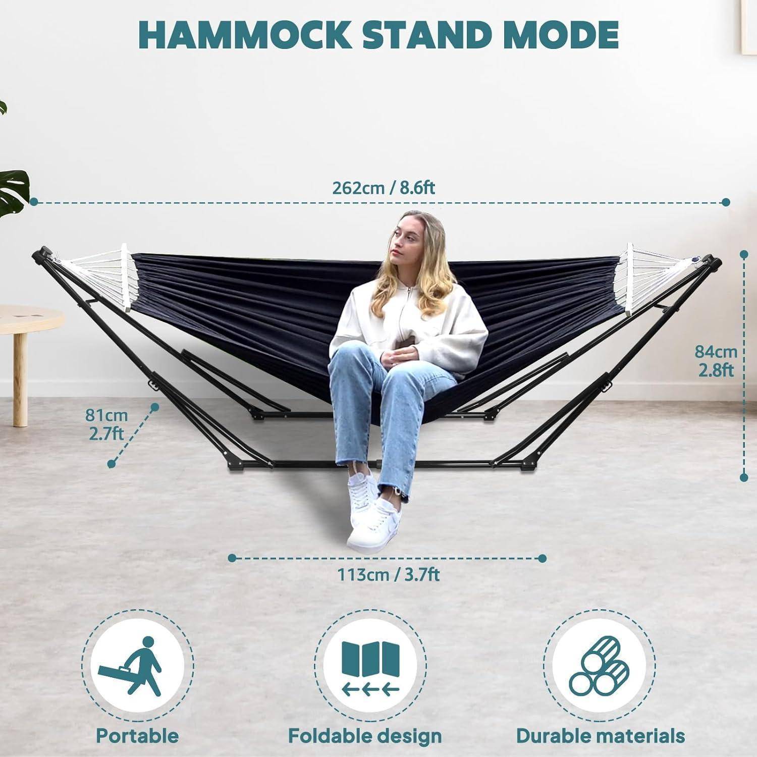 Eine Frau sitzt in einer Hängemattengestell. Text lautet „Hammock Stand Mode