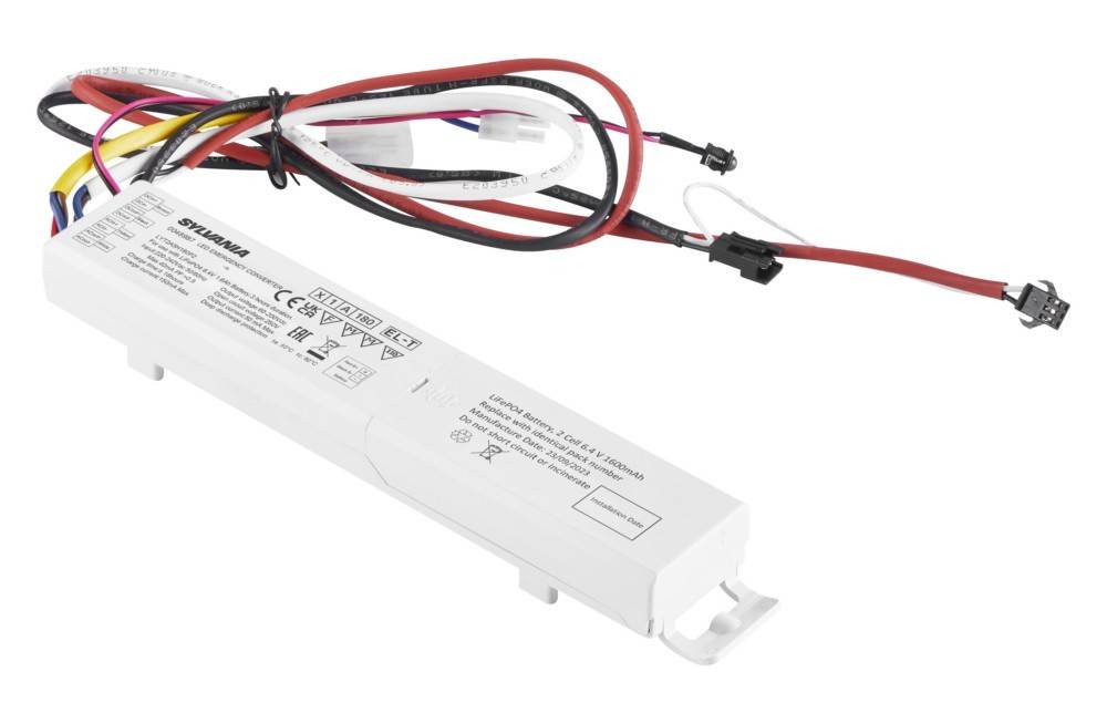 Ein weißes elektronisches Vorschaltgerät mit angeschlossenen farbigen Drähten für Leuchten, das technische Spezifikationen und Sicherheitssymbole zeigt.