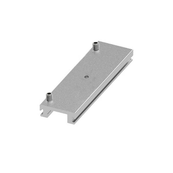 Silberfarbene metallische Halterung mit zwei vorstehenden Gewindeschrauben und einem zentralen Loch, konzipiert zur Montage oder mechanischen Unterstützung.