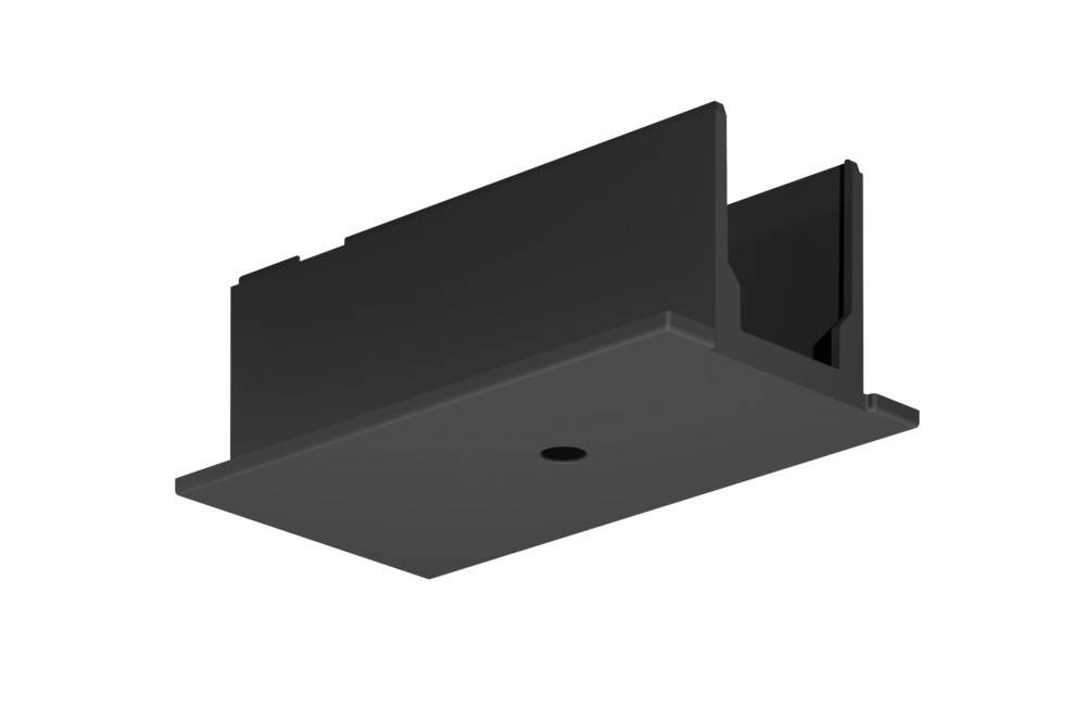 Eine schwarze, rechteckige Deckenmontagehalterung mit zentralem Loch zum Anbringen von Befestigungen oder Paneelen, von unten gegen einen weißen Hintergrund betrachtet.