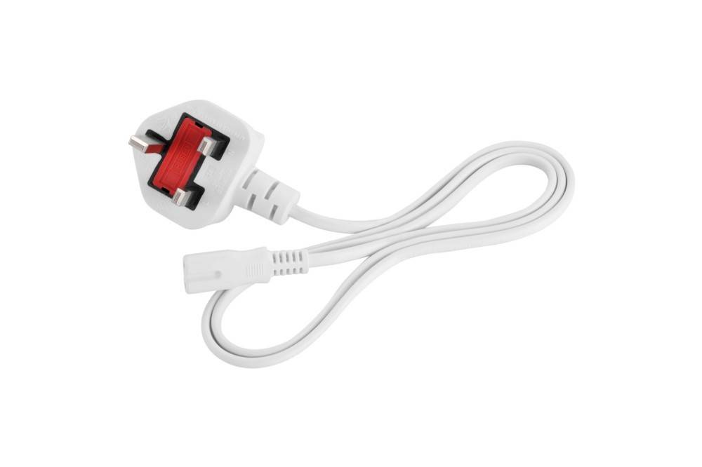 Ein weißer Stromstecker mit einer roten Sicherung und angeschlossenem Kabel, geeignet für Geräte mit britischen Steckdosen.